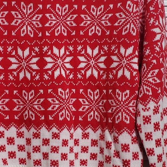 NWOT Christmas snowflake sweater - Picture 2 of 4